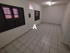 Casa Comercial com 3 Quartos à venda, 200m² no Tubalina, Uberlândia - Foto 9