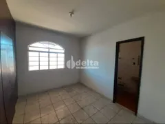 Casa com 3 Quartos à venda, 120m² no Daniel Fonseca, Uberlândia - Foto 2