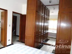 Casa com 3 Quartos à venda, 180m² no Umuarama, Uberlândia - Foto 11