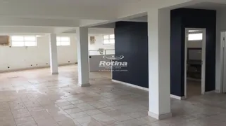 Casa Comercial para alugar, 495m² no Daniel Fonseca, Uberlândia - Foto 2