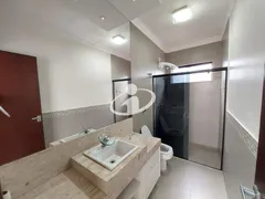 Casa com 3 Quartos para alugar, 255m² no Alto Umuarama, Uberlândia - Foto 25