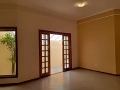 Casa com 3 Quartos para alugar, 130m² no Vila Sedenho, Araraquara - Foto 3