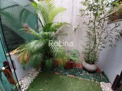 Casa com 3 Quartos à venda, 200m² no Marta Helena, Uberlândia - Foto 6