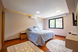 Casa de Condomínio com 4 Quartos à venda, 390m² no Carlos Guinle, Teresópolis - Foto 25