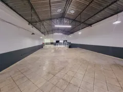 Galpão / Depósito / Armazém para alugar, 750m² no Jardim Vinte e Cinco de Agosto, Duque de Caxias - Foto 1