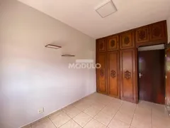 Apartamento com 3 Quartos para alugar, 80m² no Bom Jesus, Uberlândia - Foto 8