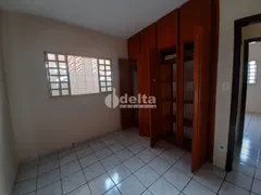 Casa com 3 Quartos à venda, 200m² no Jardim Finotti, Uberlândia - Foto 6