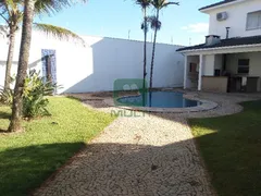 Casa com 3 Quartos para alugar, 436m² no Gávea, Uberlândia - Foto 32