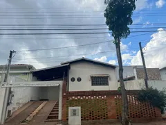 Casa com 3 Quartos à venda, 131m² no Jardim Paraiso, Botucatu - Foto 2