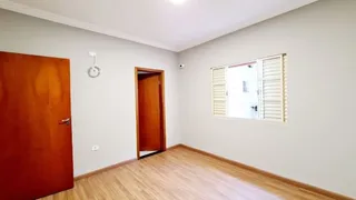 Casa com 3 Quartos à venda, 180m² no Jardim Burle Marx, Londrina - Foto 14