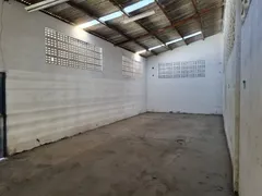 Galpão / Depósito / Armazém para venda ou aluguel, 2600m² no CIA, Simões Filho - Foto 17