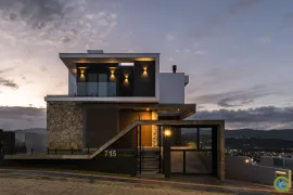 Casa com 4 Quartos à venda, 330m² no Centro, Garopaba - Foto 1