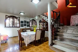 Casa com 6 Quartos à venda, 250m² no Centro, Divinópolis - Foto 1