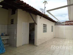 Casa com 3 Quartos à venda, 180m² no Umuarama, Uberlândia - Foto 14
