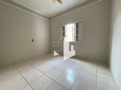 Casa com 3 Quartos para alugar, 250m² no Centro, Jaú - Foto 7