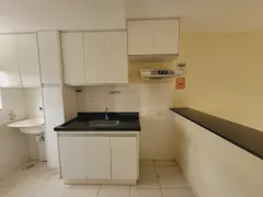 Apartamento com 2 Quartos para alugar, 48m² no Mansorur, Uberlândia - Foto 6