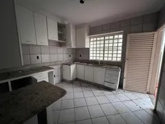 Casa Comercial para alugar, 169m² no Saraiva, Uberlândia - Foto 7