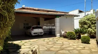 Casa com 3 Quartos à venda, 306m² no Santa Rosa, Uberlândia - Foto 1