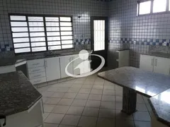 Apartamento com 3 Quartos para alugar, 243m² no Santa Luzia, Uberlândia - Foto 20