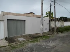 Casa com 4 Quartos para alugar, 150m² no Serrinha, Fortaleza - Foto 2