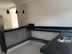 Casa com 3 Quartos à venda, 171m² no Centro, Poá - Foto 2