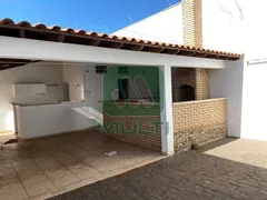 Casa com 3 Quartos à venda, 212m² no Umuarama, Uberlândia - Foto 3