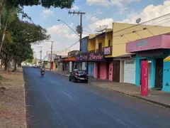 Casa com 3 Quartos à venda, 190m² no Laranjeiras, Uberlândia - Foto 3