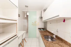 Apartamento com 2 Quartos para alugar, 50m² no Pinheirinho, Curitiba - Foto 8