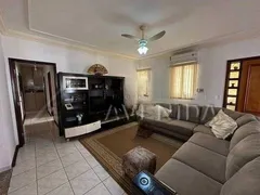 Casa com 5 Quartos para alugar, 208m² no Santos Dumont, Londrina - Foto 6