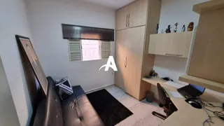 Casa com 4 Quartos à venda, 280m² no Marta Helena, Uberlândia - Foto 9