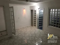 Casa com 2 Quartos à venda, 144m² no Jardim Santa Marina, Jacareí - Foto 2