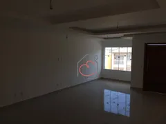 Casa com 3 Quartos à venda, 140m² no Vale Encantado, Macaé - Foto 4