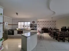 Casa com 4 Quartos à venda, 324m² no Vila José Bonifácio, Araraquara - Foto 8