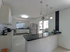 Casa de Condomínio com 3 Quartos à venda, 340m² no Granja Viana, Embu das Artes - Foto 24