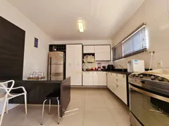 Casa de Condomínio com 4 Quartos à venda, 185m² no Vale dos Cristais, Macaé - Foto 3
