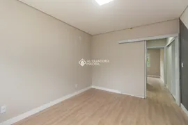 Casa com 2 Quartos para alugar, 100m² no Tristeza, Porto Alegre - Foto 15