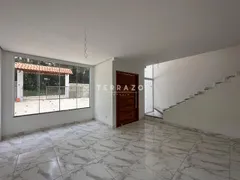 Casa com 4 Quartos à venda, 219m² no Granja Guarani, Teresópolis - Foto 3