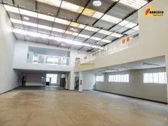 Loja / Salão / Ponto Comercial para alugar, 906m² no Centro, Divinópolis - Foto 5