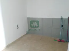 Casa com 5 Quartos para alugar, 156m² no Saraiva, Uberlândia - Foto 9