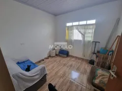 Casa com 3 Quartos para alugar, 220m² no Jardim Canaã, Uberlândia - Foto 12