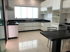 Casa de Condomínio com 4 Quartos à venda, 330m² no Residencial Granville, Goiânia - Foto 4