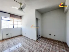 Conjunto Comercial / Sala para alugar, 40m² no Centro, Divinópolis - Foto 2