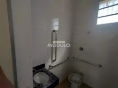 Galpão / Depósito / Armazém para alugar, 320m² no Umuarama, Uberlândia - Foto 7