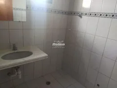 Conjunto Comercial / Sala para alugar, 100m² no Umuarama, Uberlândia - Foto 9