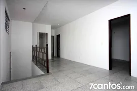 Casa com 3 Quartos para alugar, 191m² no Guararapes, Fortaleza - Foto 4