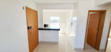 Apartamento com 3 Quartos à venda, 74m² no Novo Mundo, Uberlândia - Foto 2