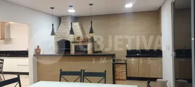 Casa com 3 Quartos à venda, 175m² no Alto Umuarama, Uberlândia - Foto 2