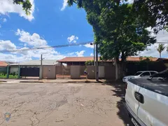 Casa com 3 Quartos à venda, 300m² no Champagnat, Londrina - Foto 1