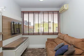 Apartamento com 2 Quartos à venda, 58m² no Azenha, Porto Alegre - Foto 2