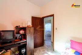 Casa com 3 Quartos à venda, 60m² no Sagrada Família, Divinópolis - Foto 7